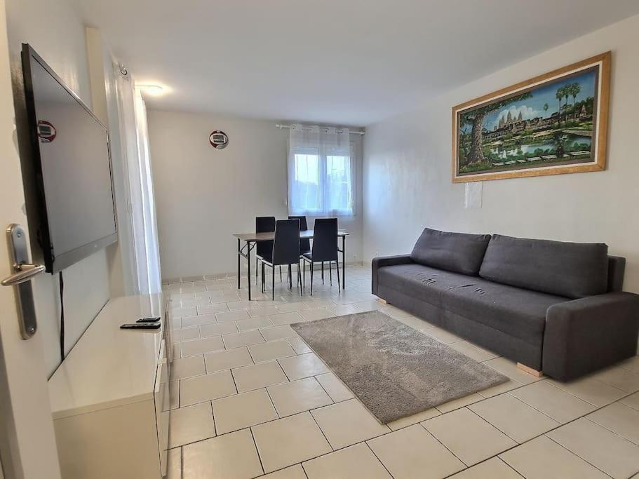 Le Cosy Wiener *Paris*Gare A 300 M*Disneyland* Champs-Sur-Marne Exteriör bild