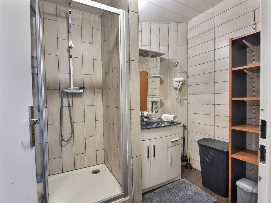Le Cosy Wiener *Paris*Gare A 300 M*Disneyland* Champs-Sur-Marne Exteriör bild